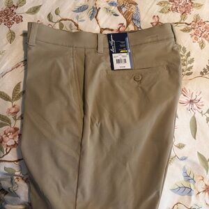 Ben hogan men’s Khaki Flat-Front shorts - Tan